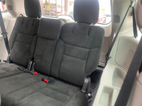LOOKING FOR A FAMILY VAN THAT'S CLEAN AND ACCIDENT FREE. HERE IS ONE THAT LOOKS AND DRIVES GREAT AND... (image 7)