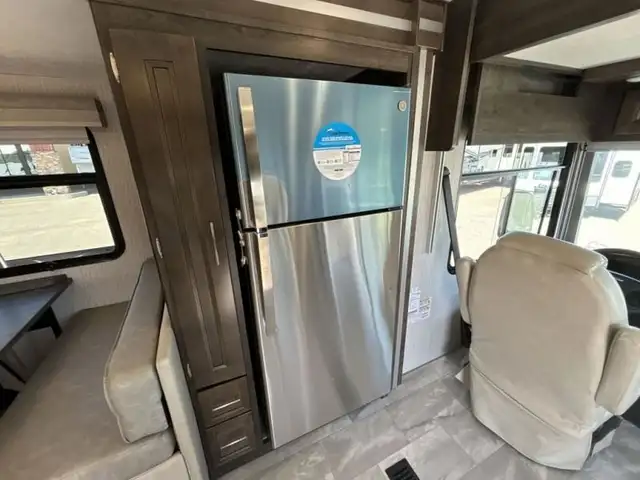 2023 Coachmen RV Sportscoach SRS 365RB in RVs & Motorhomes in Abbotsford - Image 29