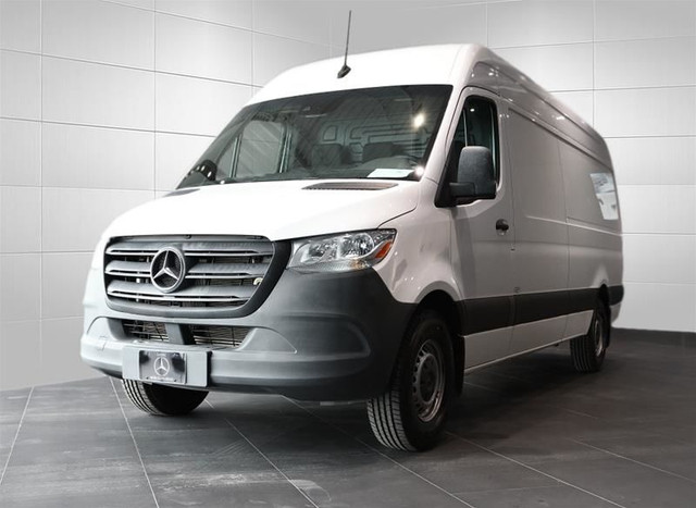2020 Mercedes-Benz Sprinter V6 2500 Cargo 170 in Cars & Trucks in Laval / North Shore