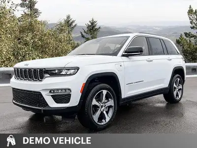 This Jeep Grand Cherokee 4xe boasts a Intercooled Turbo Gas/Electric I-4 2.0 L/122 engine powering t...
