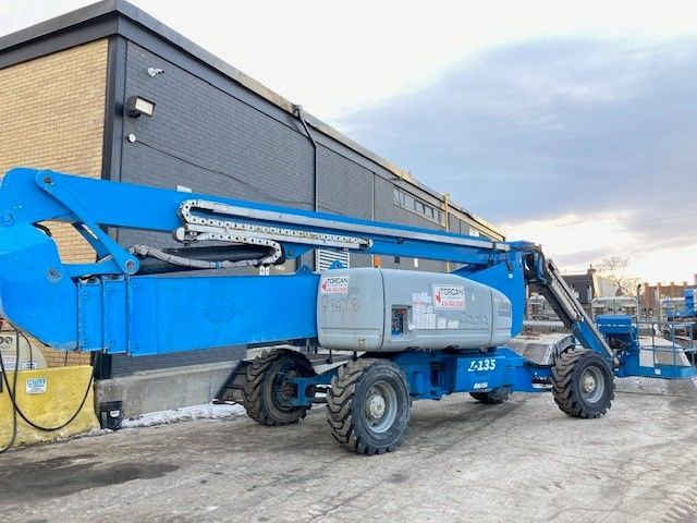 2010 GENIE Z135 ARTICULATED BOOM  in Heavy Equipment in City of Toronto - Image 3