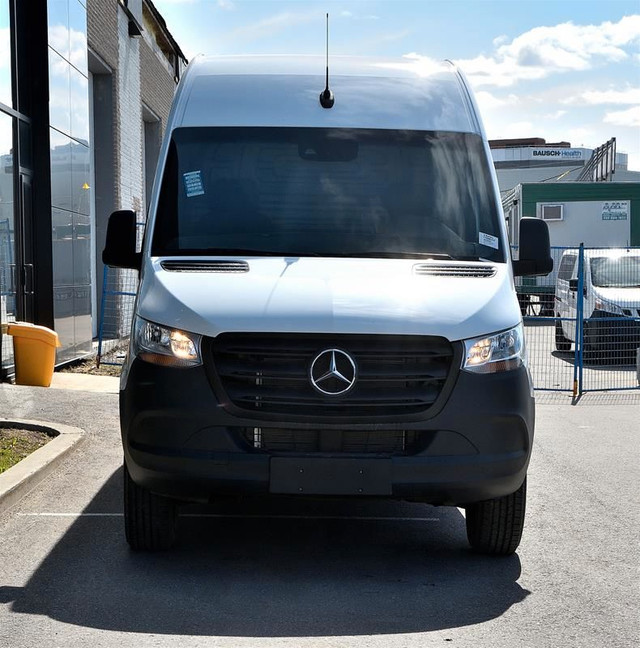 2024 Mercedes-Benz Sprinter 2500 170 Wheelbase High Roof RWD in Cars & Trucks in Laval / North Shore - Image 2