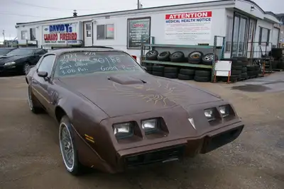 Looks to be all original, runs good, factory manual transmission, borg warner, T10 aluminum case, fa...