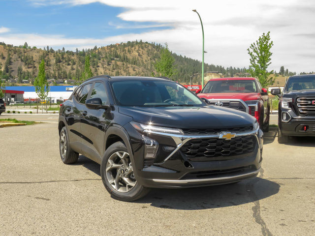 2025 Chevrolet Trax LT in Cars & Trucks in Kelowna - Image 2