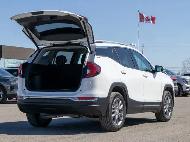 2024 GMC Terrain SLT - Lane Keeping Assist in Cars & Trucks in Belleville - Image 14
