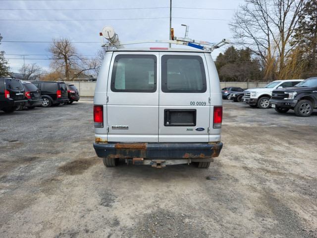 2009 Ford E-Series Van in Cars & Trucks in Ottawa - Image 4