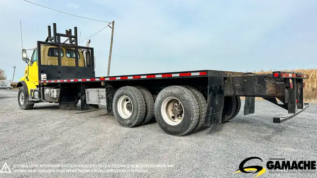 2006 STERLING LT9500 CAMION PLATE FORME in Heavy Trucks in Moncton - Image 6