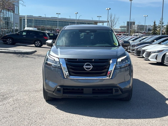 2022 Nissan Pathfinder S 4X4 - 7 PASSENGER / LOW KM'S in Cars & Trucks in Calgary - Image 2