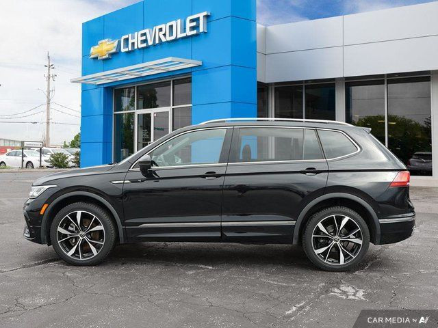 2024 Volkswagen Tiguan Highline R-Line | Panoramic Sunroof in Cars & Trucks in Windsor Region - Image 3