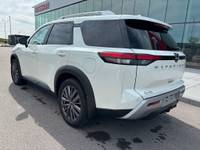 2022 NISSAN PATHFINDER SL PREMIUM PACKAGE 4WD | REMOTE START | 360 CAMERA | BOSE SPEAKERS - Heads up... (image 3)