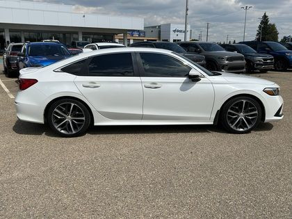 2022 Honda Civic Sedan TOURING *LOADED* incl. 2 SETS OF WHEELS & in Cars & Trucks in Edmonton - Image 2