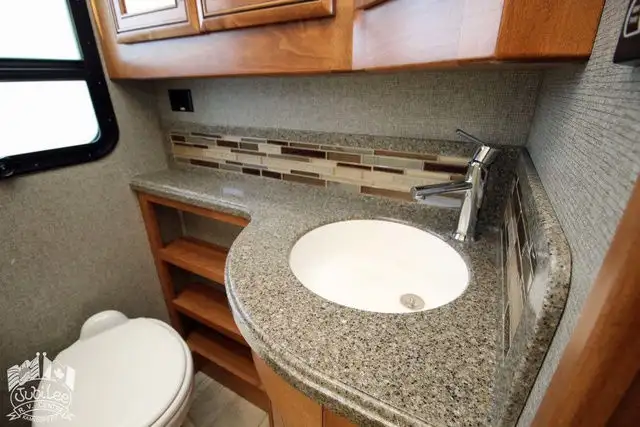 2018 Forest River Berkshire XLT 45A in RVs & Motorhomes in Kamloops - Image 58