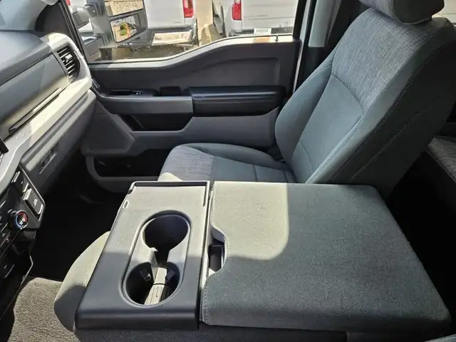 2023 Ford Super Duty F-350 SRW XLT 4WD Crew Cab 8' Box, 6.7L V8  in Cars & Trucks in St. Albert - Image 14