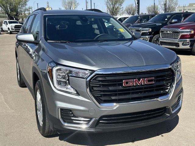 2024 GMC Terrain SLE | Cloth Seats | Apple CarPlay in Cars & Trucks in Edmonton