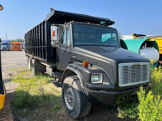 2000 Freightliner Tandem Dump Truck *PARTS TRUCK* in Heavy Trucks in Sudbury