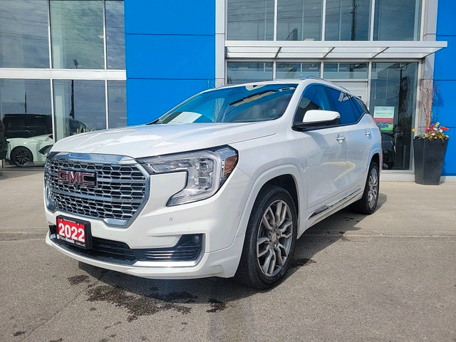 2022 GMC Terrain Denali in Cars & Trucks in Markham / York Region