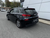 Hyundai Elantra GL Manuel Tissu Écran Mags Caméra Recul 2018 à vendrePneus été & hiver, Sièges chauf... (image 6)