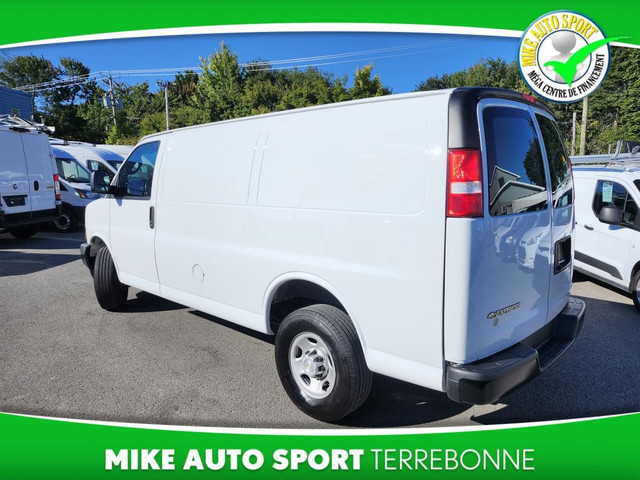 Chevrolet Express Cargo Van Traction arrière 2500 135 po 2023 à  dans Autos et camions  à Laval/Rive Nord - Image 3