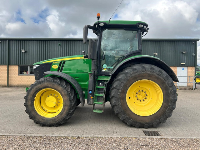 2019 JOHN DEERE 7290R in Farming Equipment in Norfolk County - Image 2