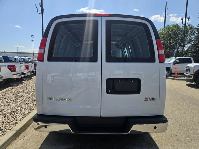 2022 GMC Savana Cargo Van RWD 2500 135", 4.3L V6 Gas, Cruise Con in Cars & Trucks in St. Albert - Image 4