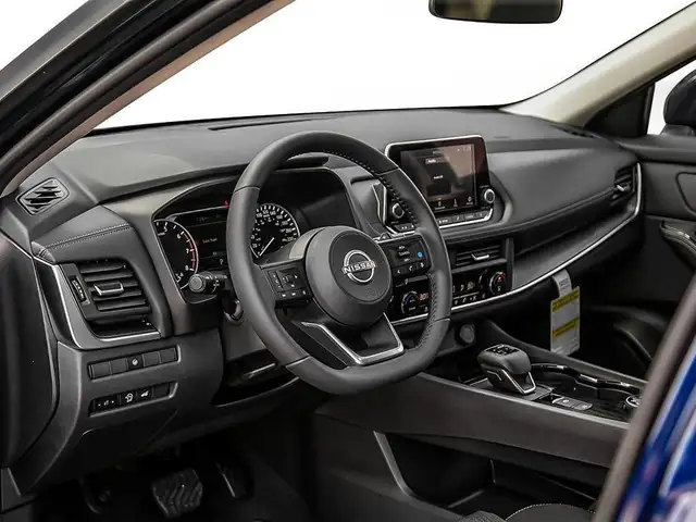2025 Nissan Rogue SV MOONROOF in Cars & Trucks in Oshawa / Durham Region - Image 13