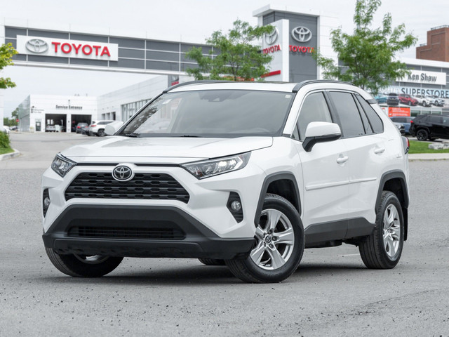 2020 Toyota RAV4 XLE SUNROOF / POWER DRIVER SEAT / PUSH BUTTO... in Cars & Trucks in City of Toronto