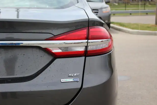 2017 Ford Fusion SE dans Autos et camions dans Calgary - Image 10