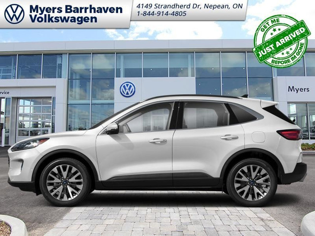2021 Ford Escape Titanium AWD  - Sunroof in Cars & Trucks in Ottawa