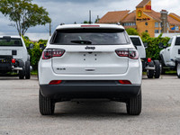 The 2025 Jeep Compass Altitude is a versatile and feature-rich Sport Utility Vehicle designed to mee... (image 5)