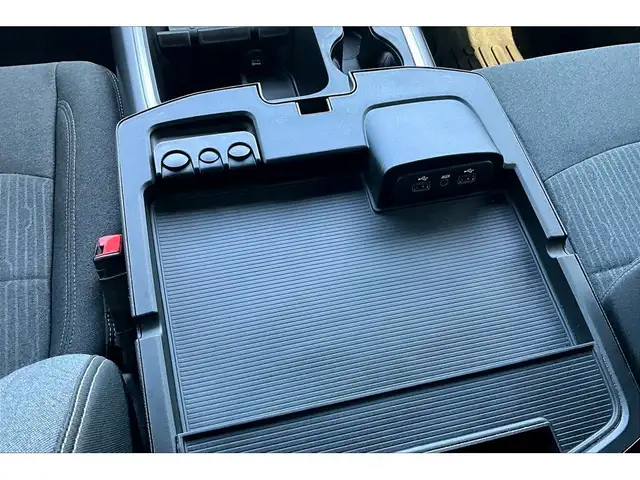 2022 Ram 1500 Classic Warlock Crew V8 | All Terrain Pkg | Alpine in Cars & Trucks in Mississauga / Peel Region - Image 25