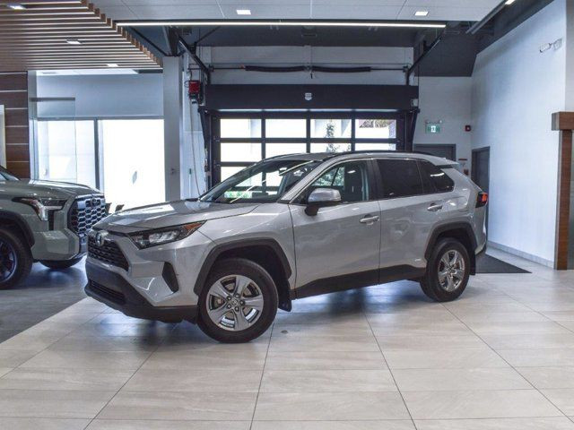 2022 Toyota Rav4 Hybrid LE in Cars & Trucks in Calgary - Image 2