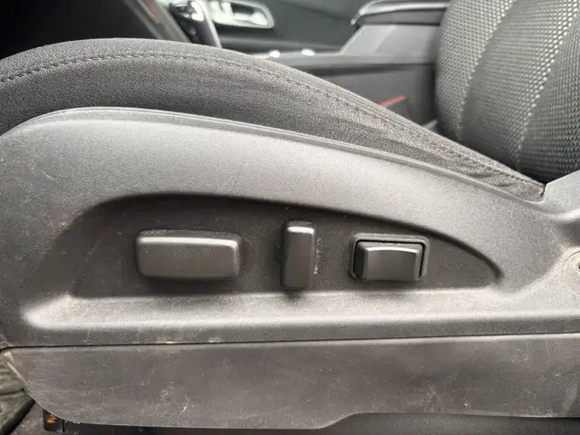 2012 Chevrolet Equinox 2LT Front-wheel Drive Sport Utility Autom in Cars & Trucks in Mississauga / Peel Region - Image 15