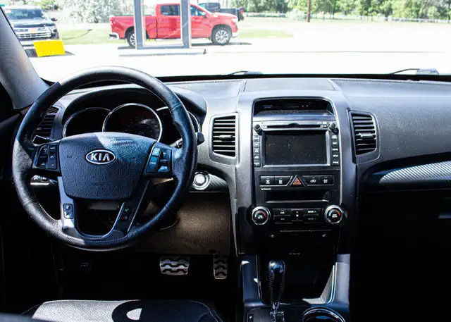 2013 Kia Sorento SX dans Autos et camions dans Medicine Hat - Image 18
