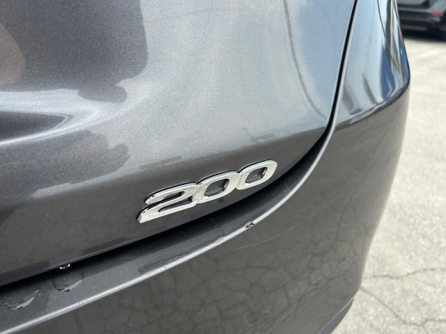 2016 Chrysler 200 Limited in Cars & Trucks in London - Image 3