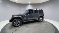 LED LIGHTING GROUP, BLACK LEATHER-FACED SEATS W/SAHARA LOGO, REMOTE PROXIMITY KEYLESS ENTRY, ALPINE... (image 3)