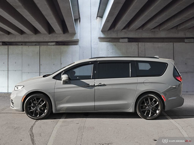 2022 Chrysler Pacifica Touring L in Cars & Trucks in St. Catharines - Image 3