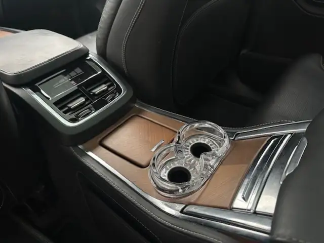 2017 Volvo XC90 Hybrid AWD T8 Excellence 1 Owner 4Passenger Plug in Cars & Trucks in Mississauga / Peel Region - Image 17