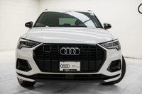 Get noticed in this gorgeous Arkona White SUV! Treat yourself to the features you deserve in this lo... (image 1)