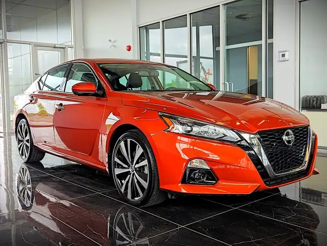 2022 Nissan Altima 2.5 Platinum AWD in Cars & Trucks in City of Montréal - Image 4