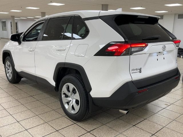 2022 Toyota RAV4 LE in Cars & Trucks in Calgary - Image 4