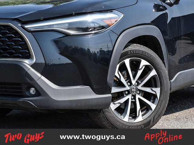 2022 Toyota Corolla Cross XLE AWD Sunroof Leather Back Up Camera in Cars & Trucks in St. Catharines - Image 2