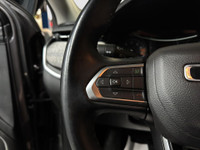 Decouvrez ce superbe Jeep Compass North 2022 gris , un VUS compact au style audacieux et aux capacit... (image 9)