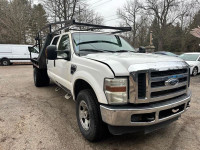 The Ford F-350 Super Duty one-ton pickup has been redesigned for 2008. Under the skin, a number of m... (image 6)