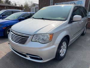 2012 Chrysler Town & Country Touring w/DVD AS TRADED