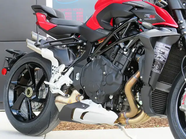 2022 MV Agusta Brutale 1000 RS in Sport Bikes in Cambridge - Image 8