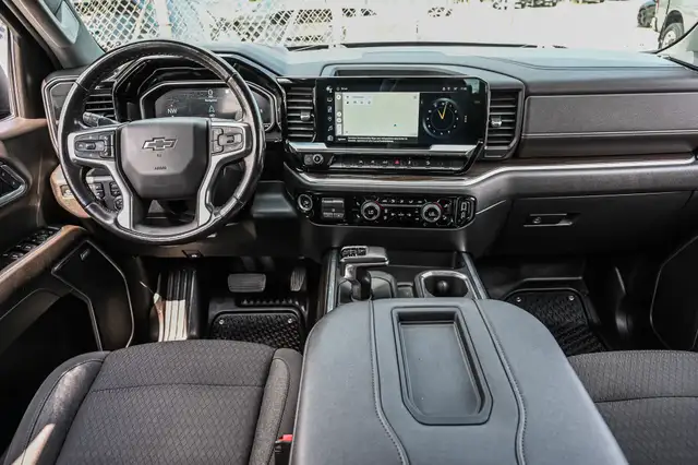 2022 Chevrolet Silverado 1500 RST Z71 Awd 4X4 Crew Cab / 5.3L V8 in Cars & Trucks in City of Montréal - Image 31