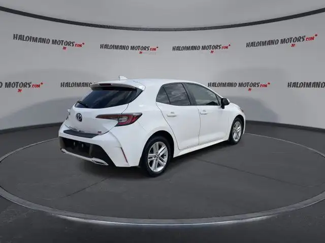 2019 Toyota Corolla Hatchback in Cars & Trucks in Hamilton - Image 9