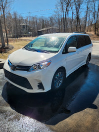 2020 Toyota Sienna LE V6