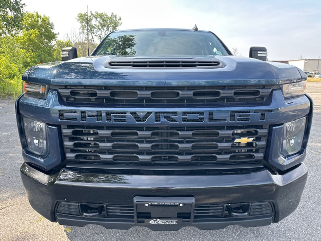 2022 Chevrolet Silverado 2500HD Custom 2500HD/4WD/DURAMAX/WOR... in Cars & Trucks in Belleville - Image 2