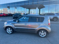 Engine: Moteur à 4 cylindres 2.0L/121CI L/100Km City: 8.6 L/100Km Hwy: 6.6 Safety Equipment Caméra a... (image 6)